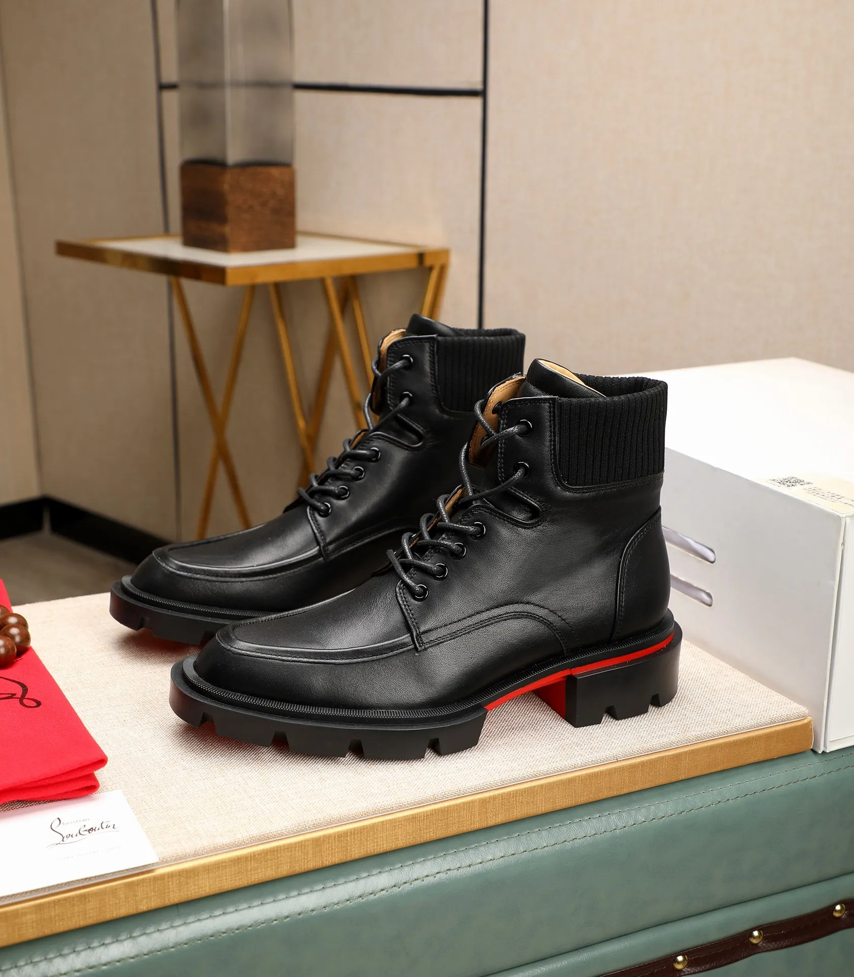 Men's Men's Shoes💰920 New Actual Shots••CL～High-end men's red-soled shoes! ••🆑Top original order purchasing agent. Imported top-layer ten-fingerprint leather and water-dyed cowhide inside 🉑️ Imported TPU rubber sole, wear-resistant and non-slip, full of European style, SIZA: 39-44 (45.46, customized)